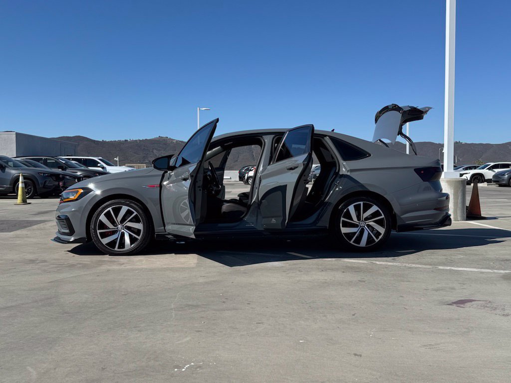 Used 2021 Volkswagen Jetta GLI Autobahn FWD image 28