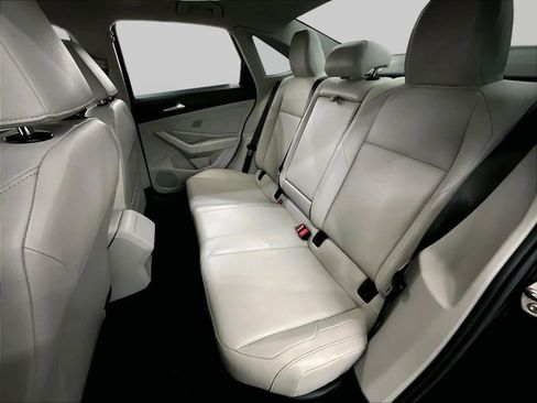 Used 2019 Volkswagen Jetta SEL image 25