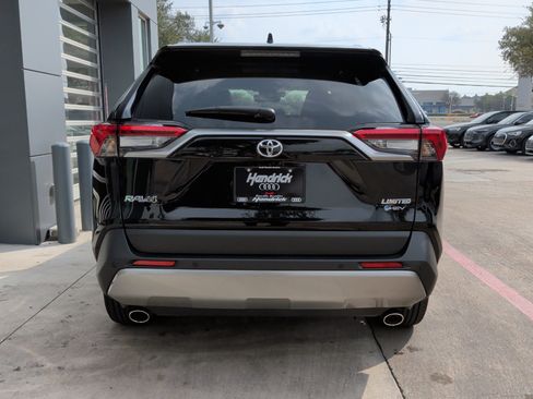 Used 2025 Toyota RAV4 Limited image 9