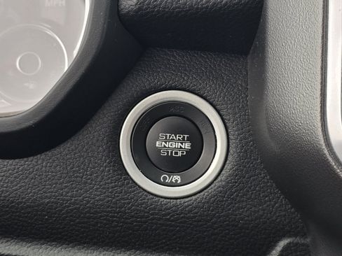 Used 2019 RAM 1500 Big Horn image 25