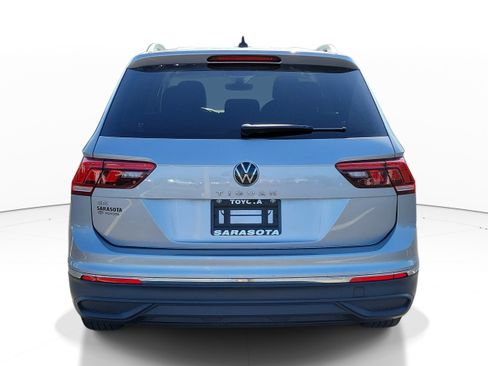 Used 2023 Volkswagen Tiguan SE FWD image 5