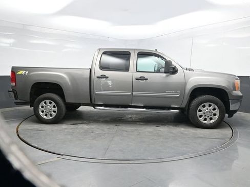Used 2014 GMC Sierra 2500 SLE w/ SLE Preferred Package AWD/4WD image 9
