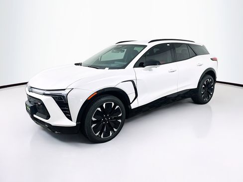 Used 2024 Chevrolet Blazer EV RS image 3