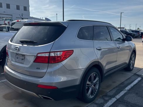 Used 2016 Hyundai Santa Fe SE w/ Option Group 03 image 3