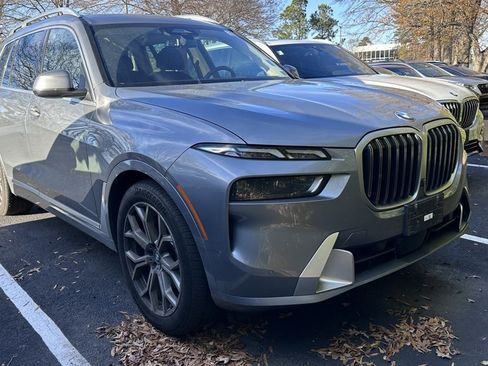 Used 2023 BMW X7 xDrive40i w/ Premium Package image 1