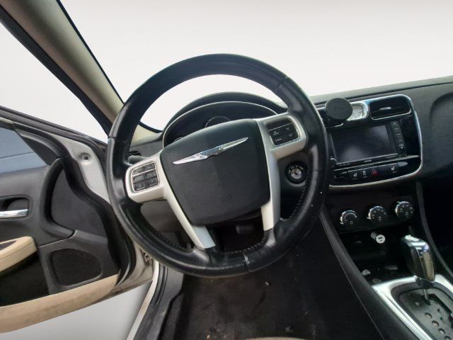 Used 2011 Chrysler 200 Limited FWD image 12