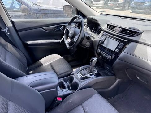 Used 2019 Nissan Rogue SV w/ Sun & Sound Touring Package AWD/4WD image 4