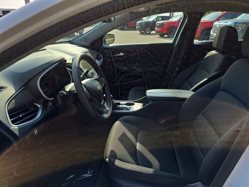 Used 2024 Chevrolet Malibu LT image 15