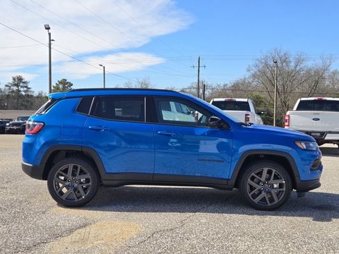 New 2026 Jeep Compass Latitude AWD/4WD image 10