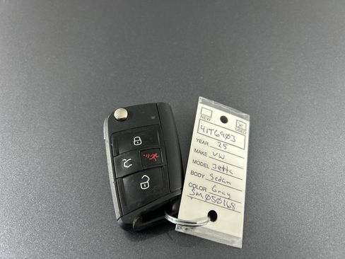 Used 2025 Volkswagen Jetta Sport image 30