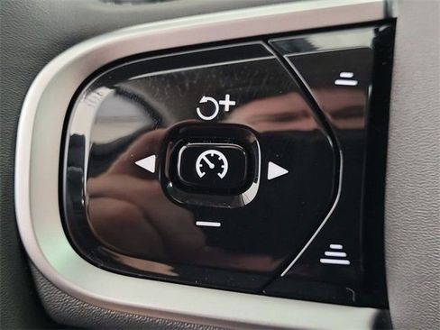 Certified 2026 Volvo V60 B5 Cross Country Plus w/ Protection Package Premier AWD/4WD image 28