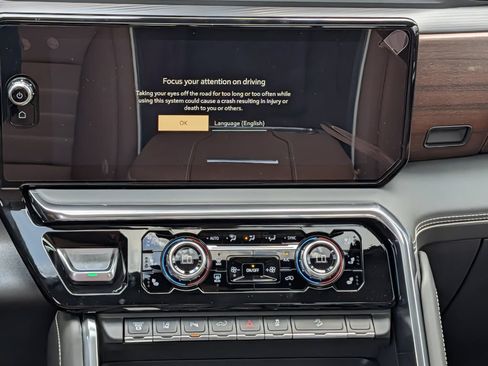 New 2026 GMC Sierra 2500 Denali Ultimate AWD/4WD image 15