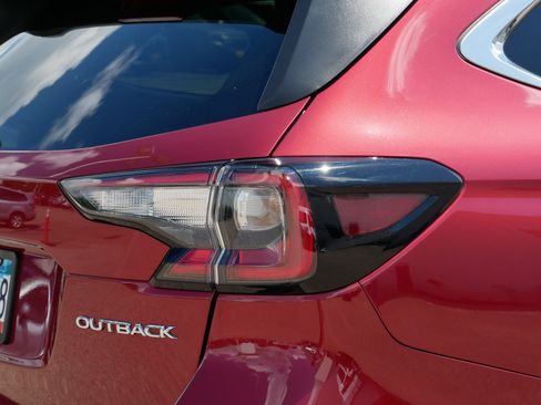 Certified 2025 Subaru Outback Premium AWD/4WD image 17