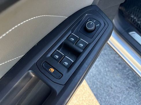 Used 2023 Volkswagen Atlas Cross Sport SE w/ Panoramic Sunroof Package AWD/4WD image 25