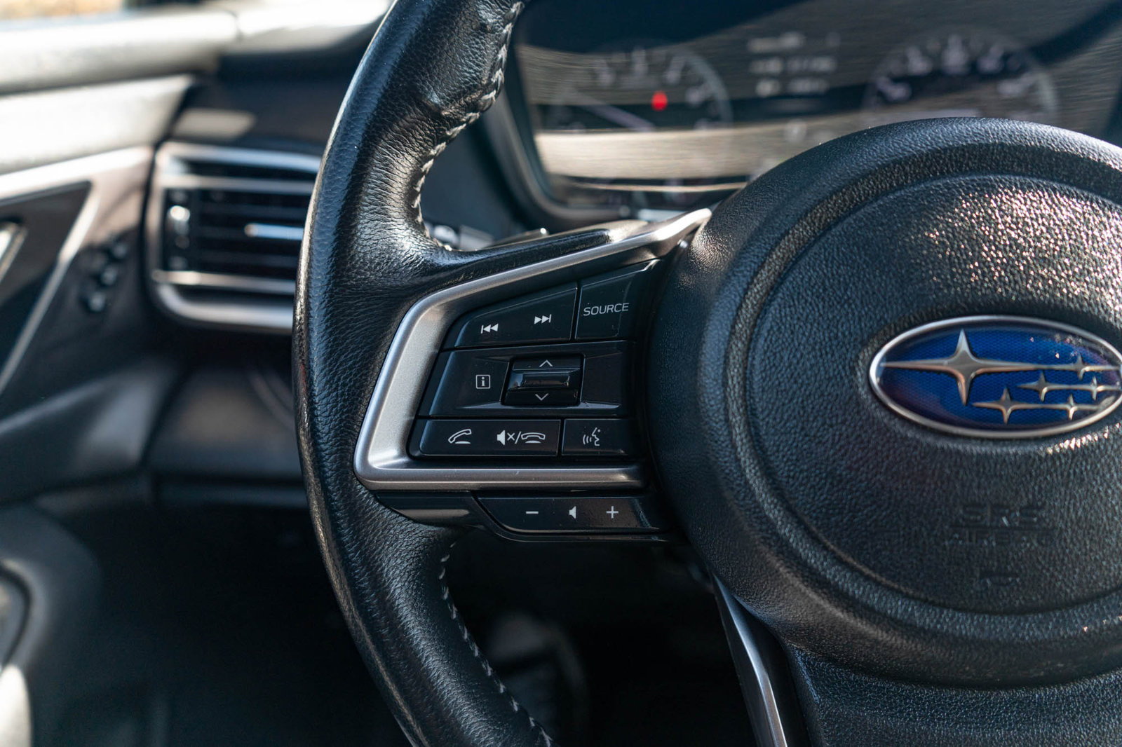 Used 2023 Subaru Outback Limited AWD/4WD image 27