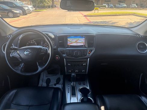 Used 2019 Nissan Pathfinder SL FWD image 25