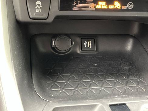 Used 2024 Toyota RAV4 LE AWD/4WD image 18
