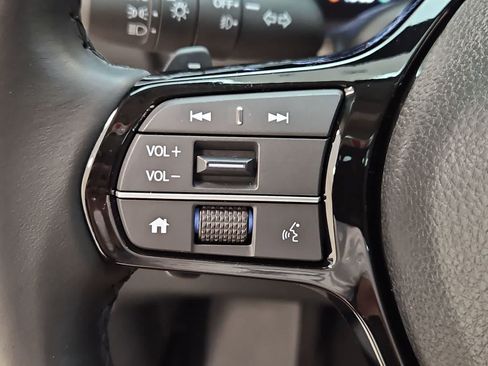 Certified 2025 Honda Pilot Touring image 13