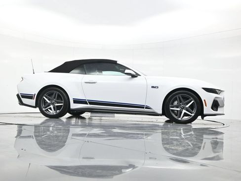 Used 2025 Ford Mustang GT Premium RWD image 40