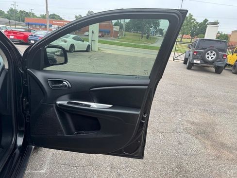 Used 2017 Dodge Journey SXT w/ Premium Group FWD image 18