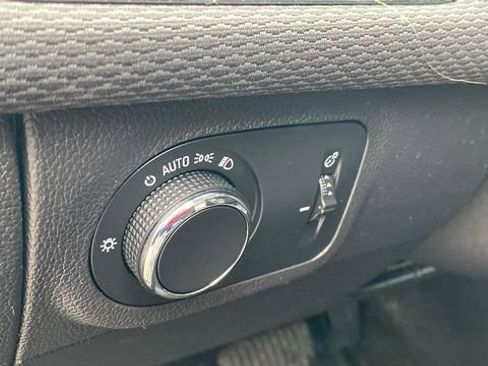 Used 2017 Chevrolet Cruze LT image 19