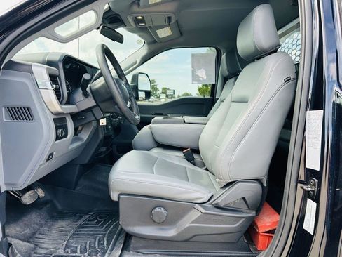 Used 2024 Ford F550 2WD Regular Cab Super Duty w/ XL Chrome Package image 3