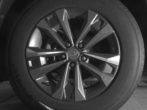 Used 2025 Chevrolet Equinox LT FWD image 12