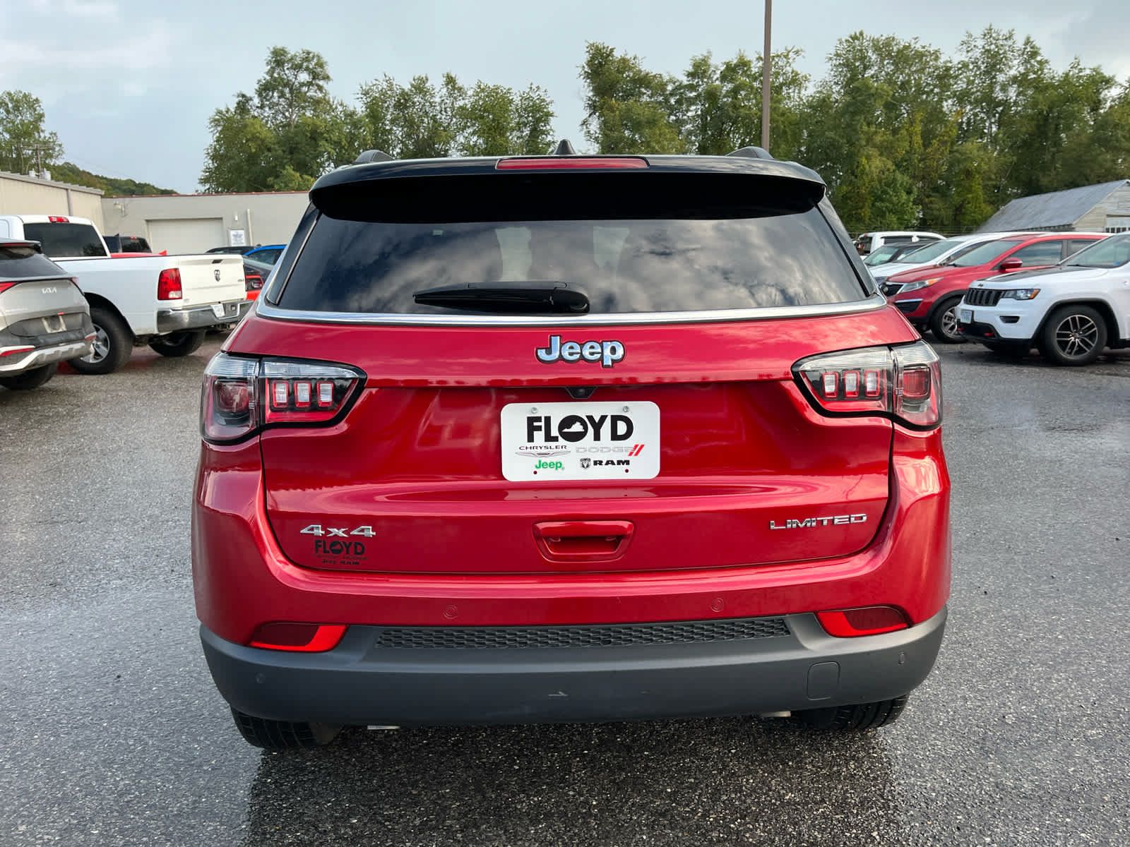 Used 2025 Jeep Compass Limited AWD/4WD image 4