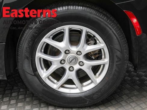 Used 2023 Chrysler Pacifica Touring-L FWD image 8