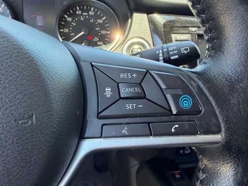 Used 2020 Nissan Rogue SV w/ Sun & Sound Touring Package FWD image 19