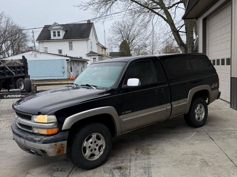 Used 2000 Chevrolet Silverado 1500 LS w/ Firm Ride Suspension Pkg image 3