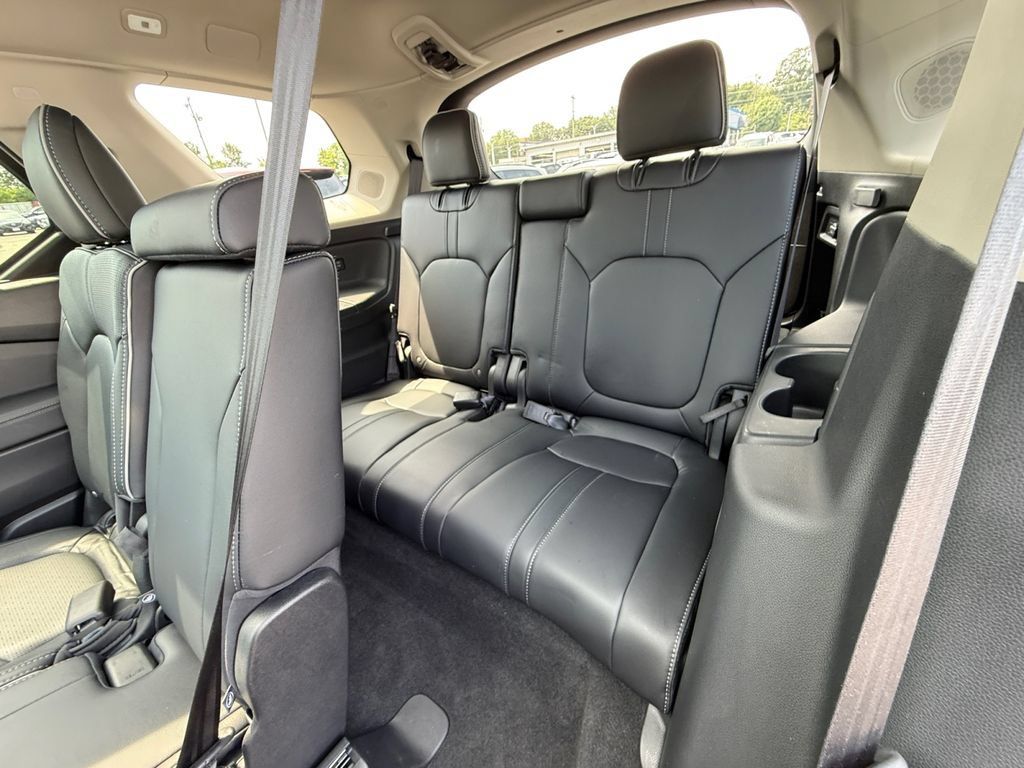 Used 2025 Honda Pilot Elite image 25