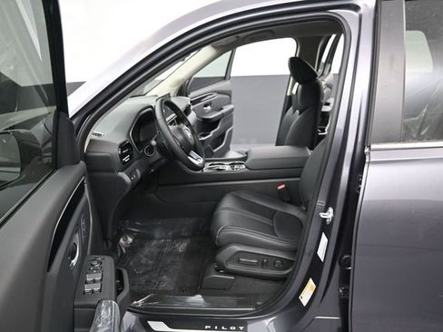 New 2025 Honda Pilot EX-L image 6