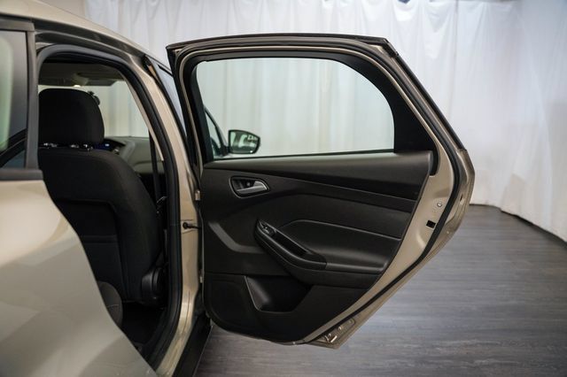 Used 2016 Ford Focus SE FWD image 23