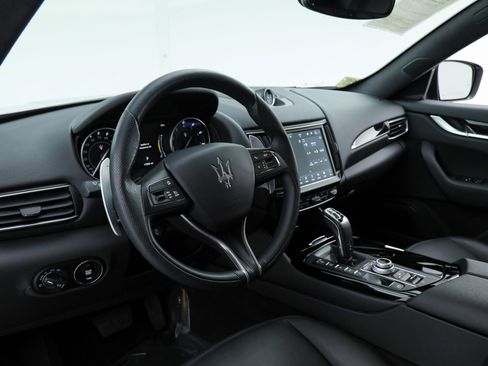 Used 2022 Maserati Levante GT image 16