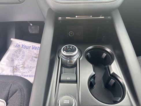 Used 2025 Ford Explorer Active image 13