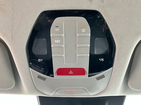 Used 2025 Kia K4 LXS image 16
