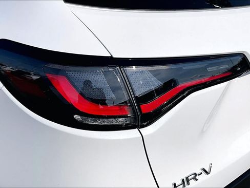 Used 2024 Honda HR-V LX image 28