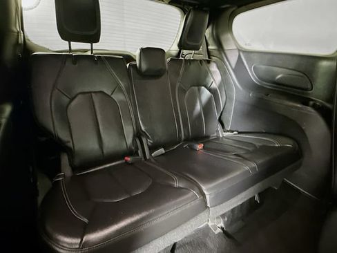 Used 2022 Chrysler Pacifica Touring-L w/ S Appearance Package FWD image 26