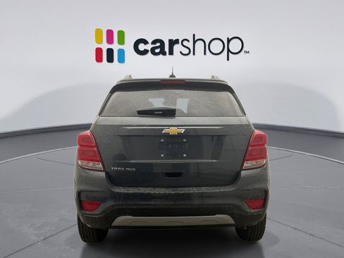 Used 2022 Chevrolet Trax LT w/ LT Convenience Package image 4