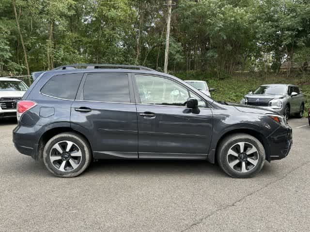Used 2017 Subaru Forester 2.5i Limited AWD/4WD image 3