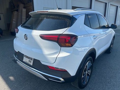 Used 2022 Buick Encore GX Essence image 5