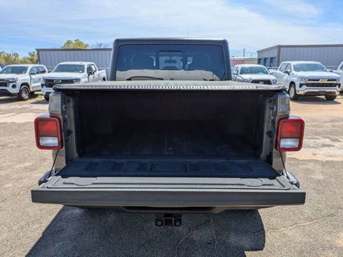 Used 2020 Jeep Gladiator Sport w/ Quick Order Package 24S image 13