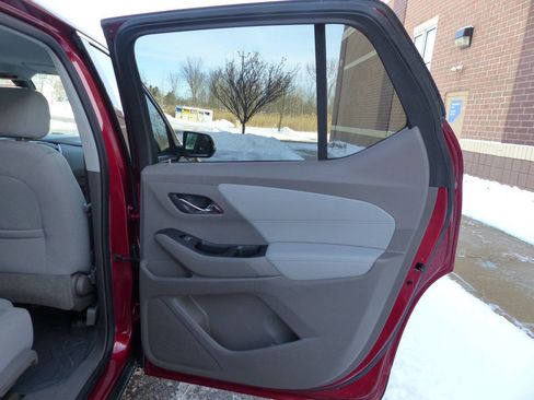 Used 2019 Chevrolet Traverse LT w/ LPO, Floor Liner Package image 42