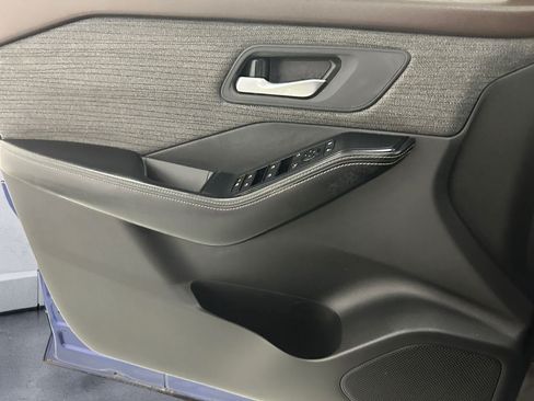 Used 2021 Nissan Rogue SV FWD image 12