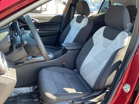 Used 2024 Chevrolet Trax LS FWD image 18