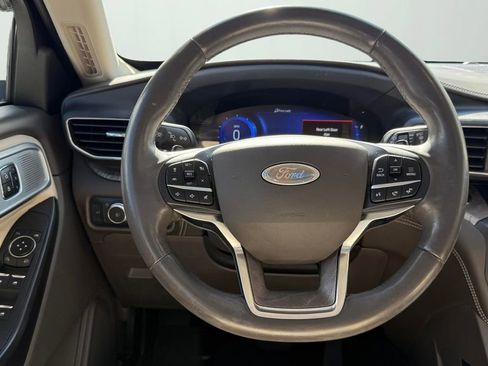 Used 2020 Ford Explorer Platinum w/ Premium Technology Package image 14