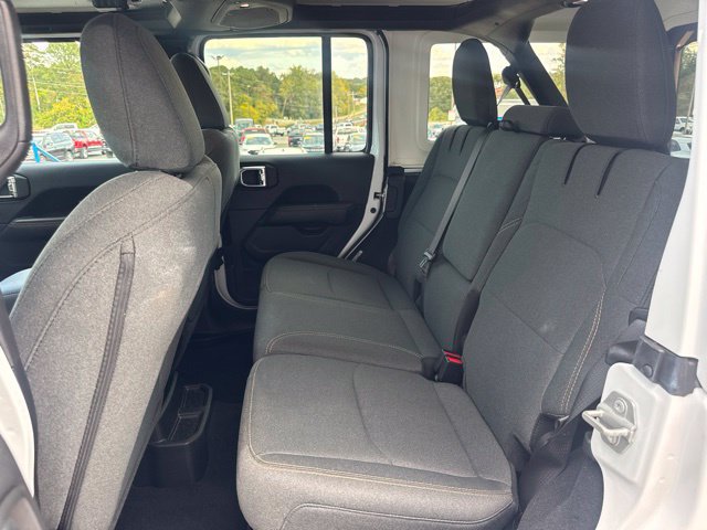 Used 2025 Jeep Wrangler Unlimited Sahara AWD/4WD image 11