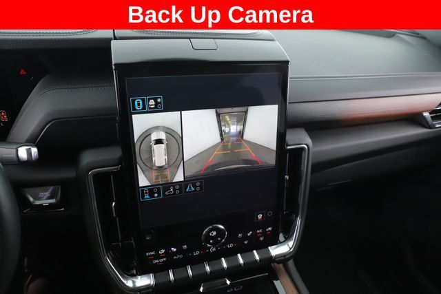 Used 2026 GMC Yukon Denali w/ Sun & Power Step Package AWD/4WD image 27