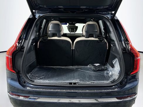 Used 2026 Volvo XC90 B6 Plus w/ Protection Package Premier image 16